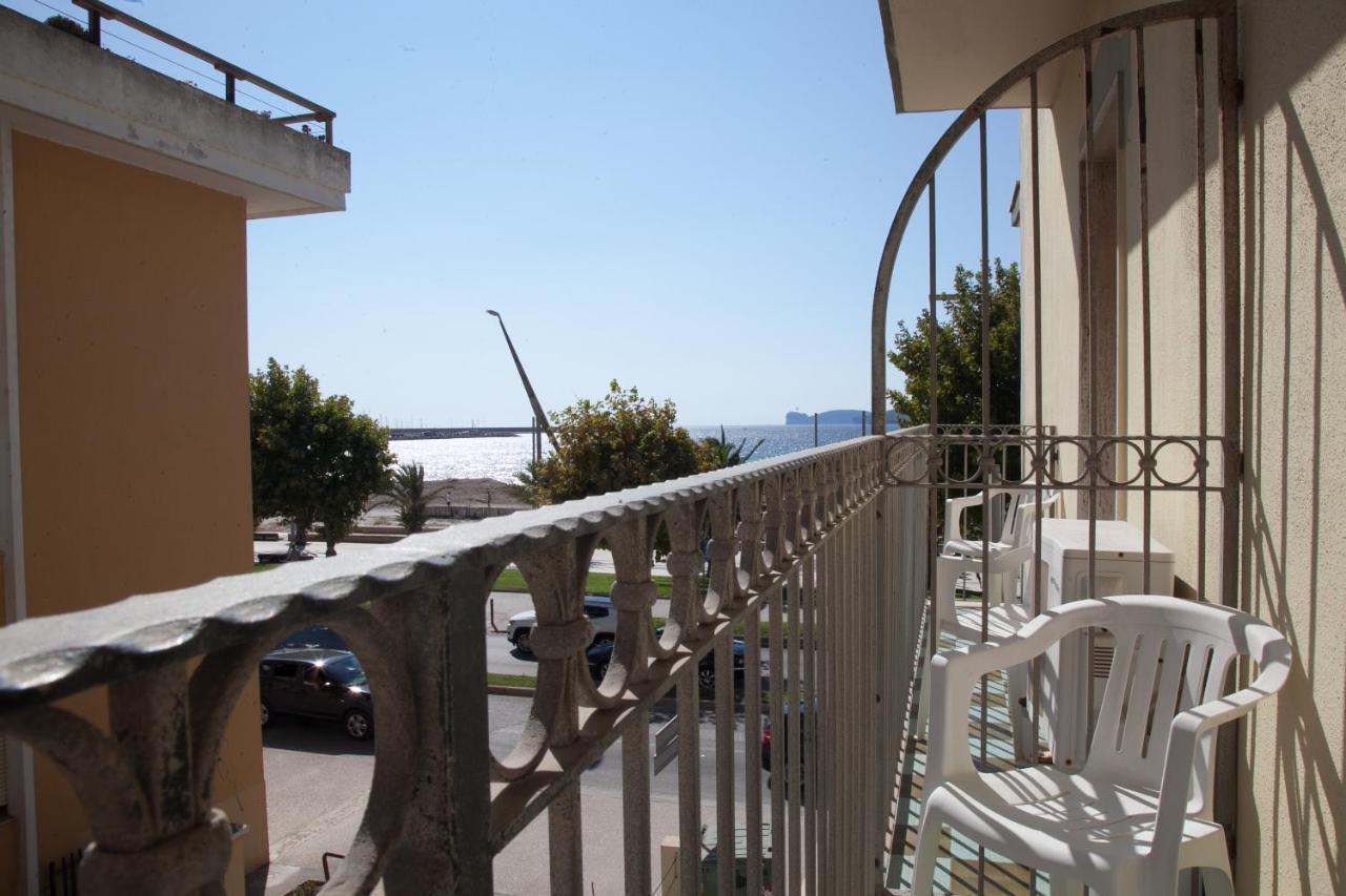 Hotel Il Gabbiano Алгеро Екстериор снимка