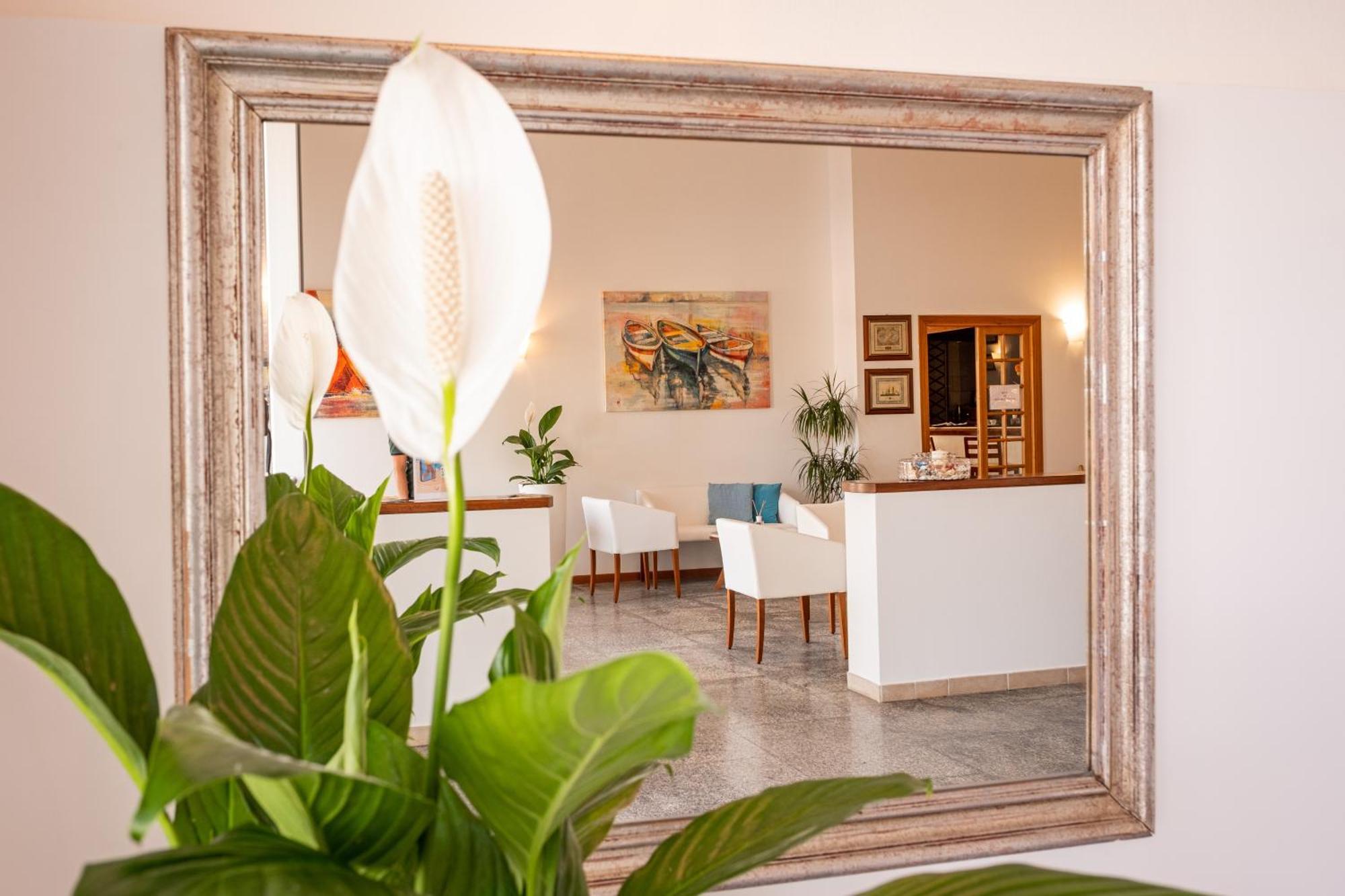 Hotel Il Gabbiano Алгеро Екстериор снимка