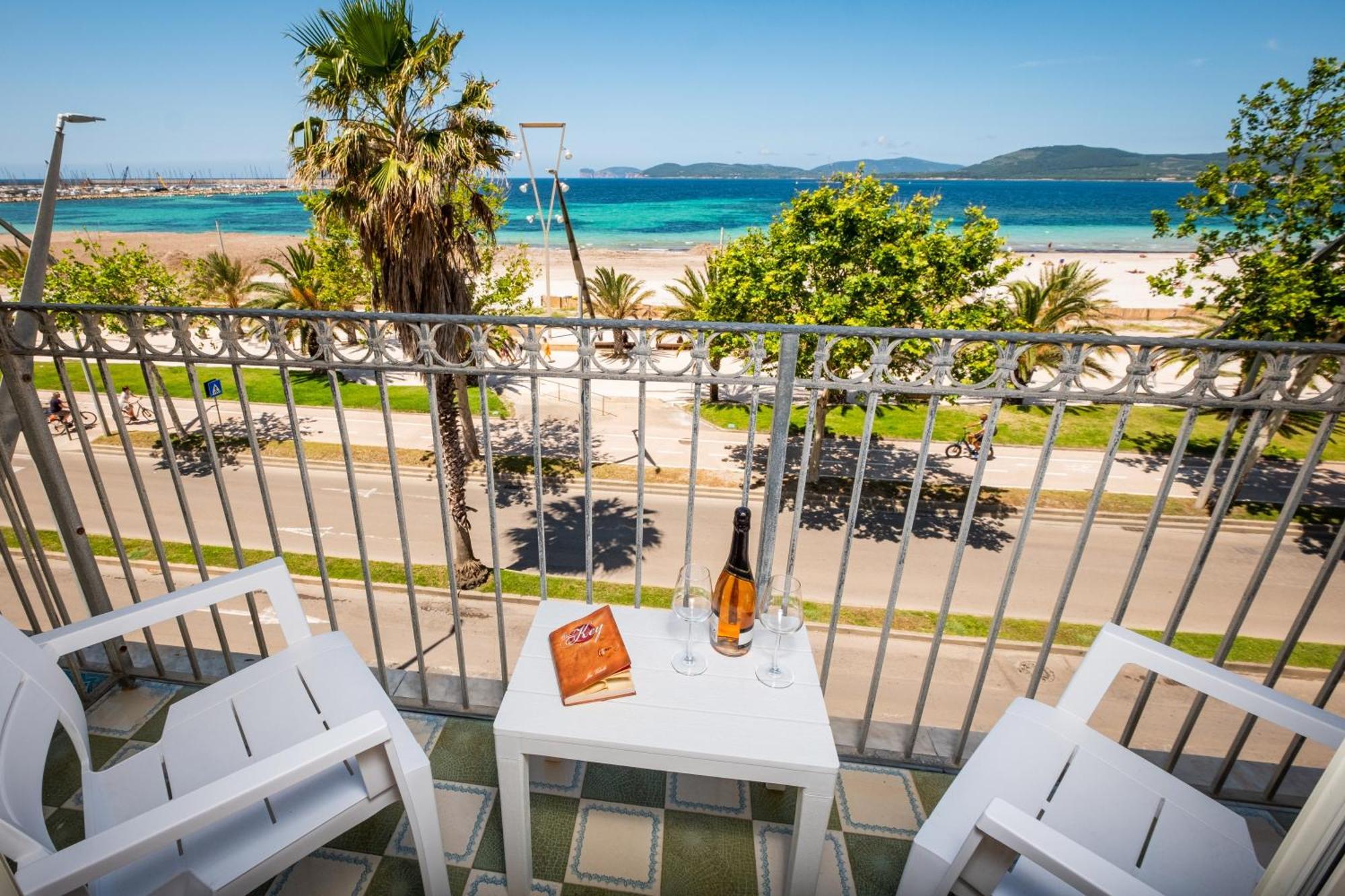 Hotel Il Gabbiano Алгеро Екстериор снимка