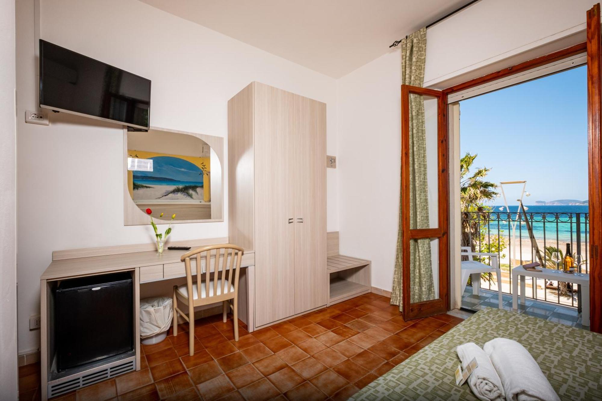 Hotel Il Gabbiano Алгеро Екстериор снимка