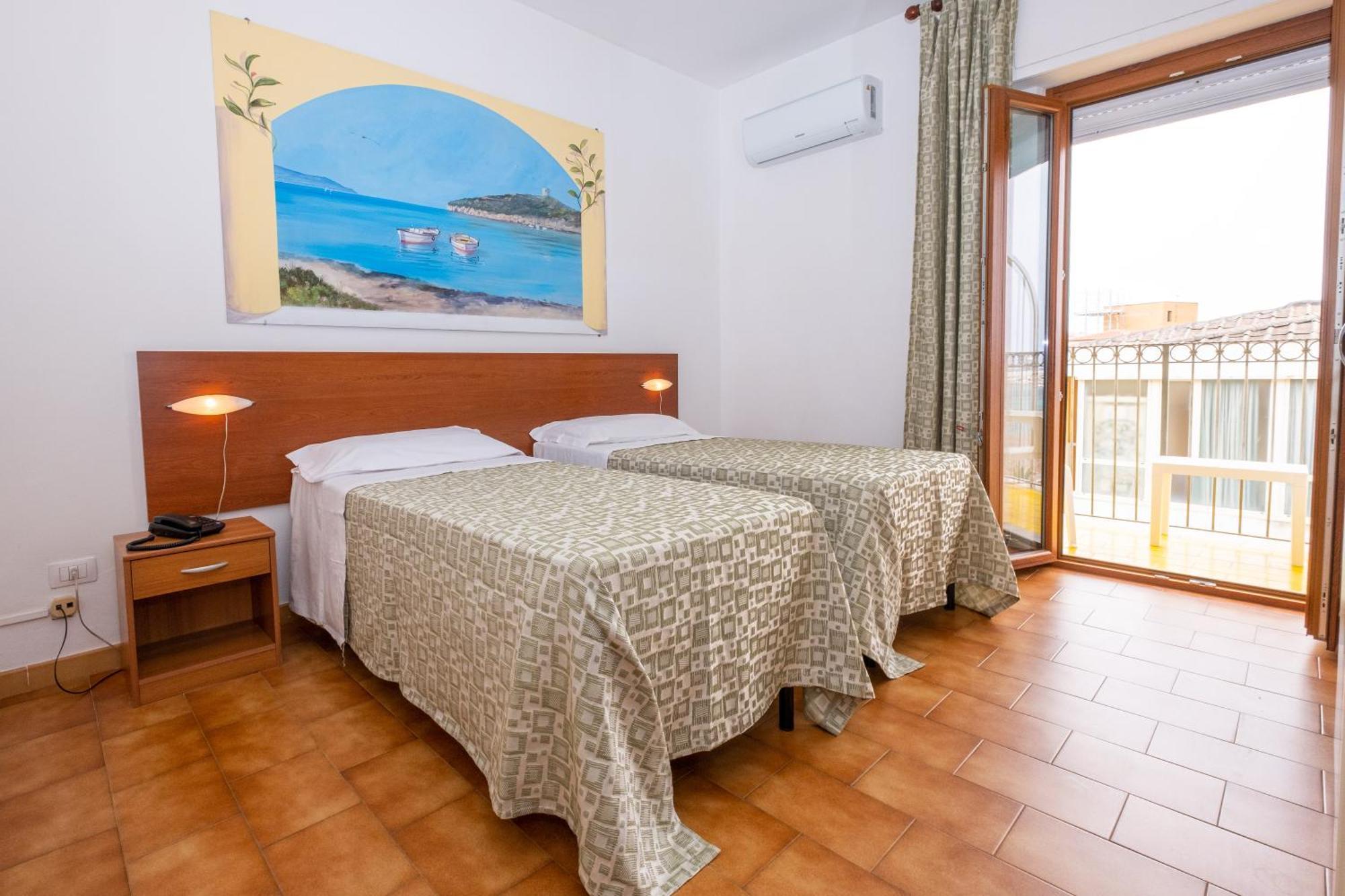 Hotel Il Gabbiano Алгеро Екстериор снимка