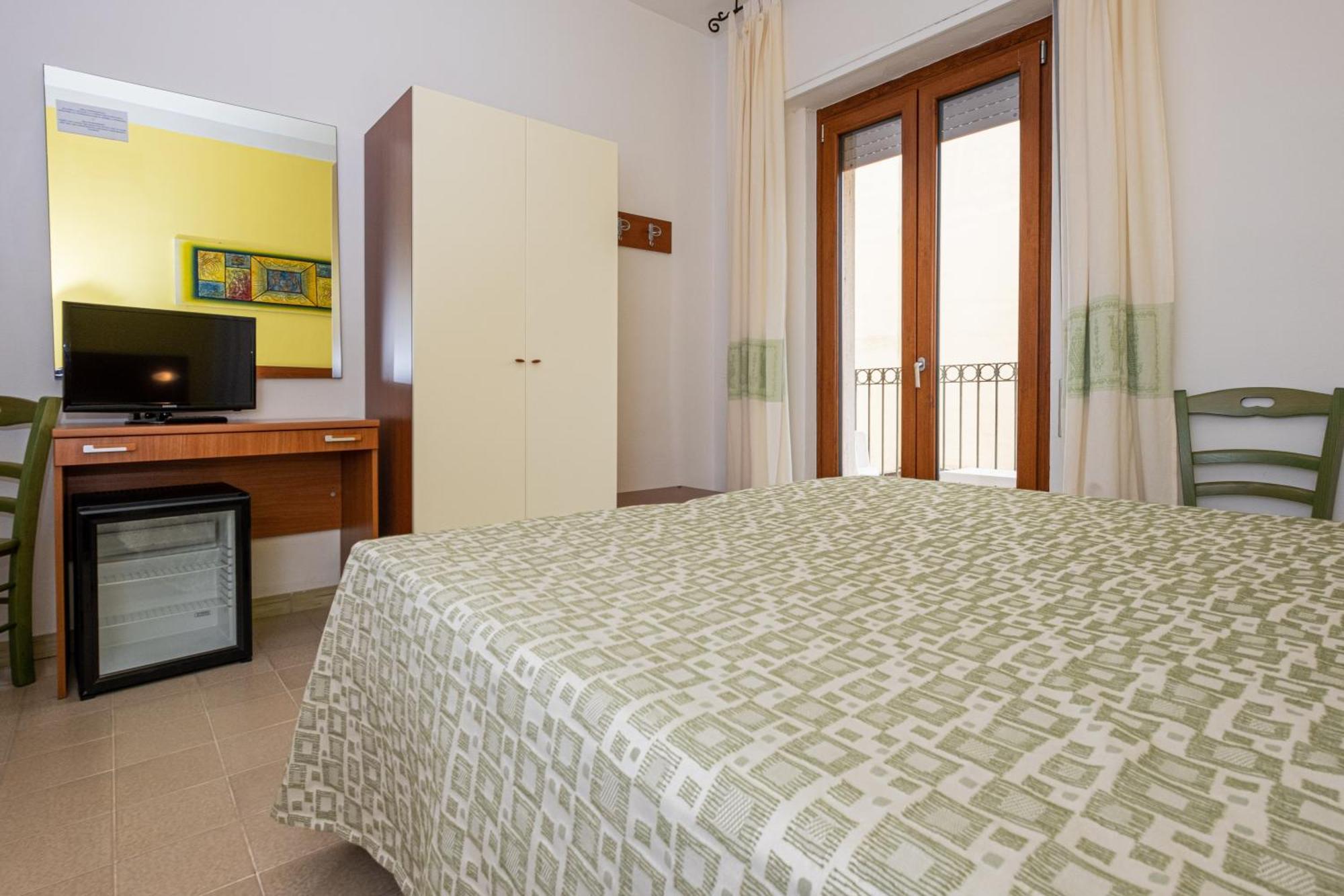 Hotel Il Gabbiano Алгеро Екстериор снимка